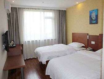 Super 8 By Wyndham Shanghai Jinshan Xuefulu Chengshi Sha Tan Habitación foto